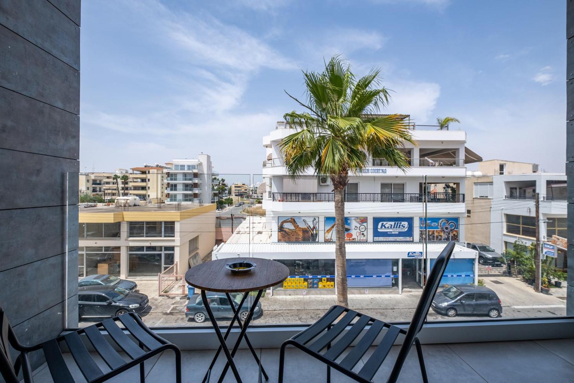 Georgiana Suites Larnaca Exteriör bild