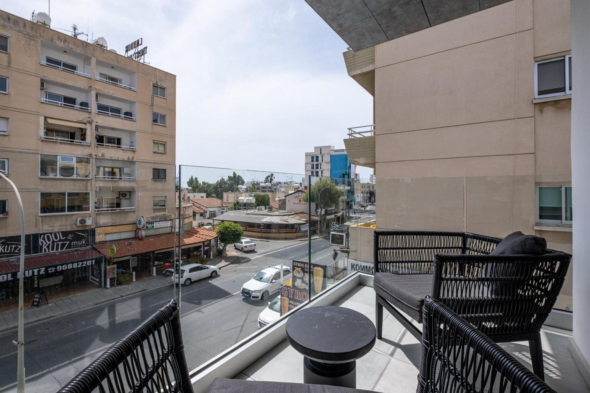 Georgiana Suites Larnaca Exteriör bild