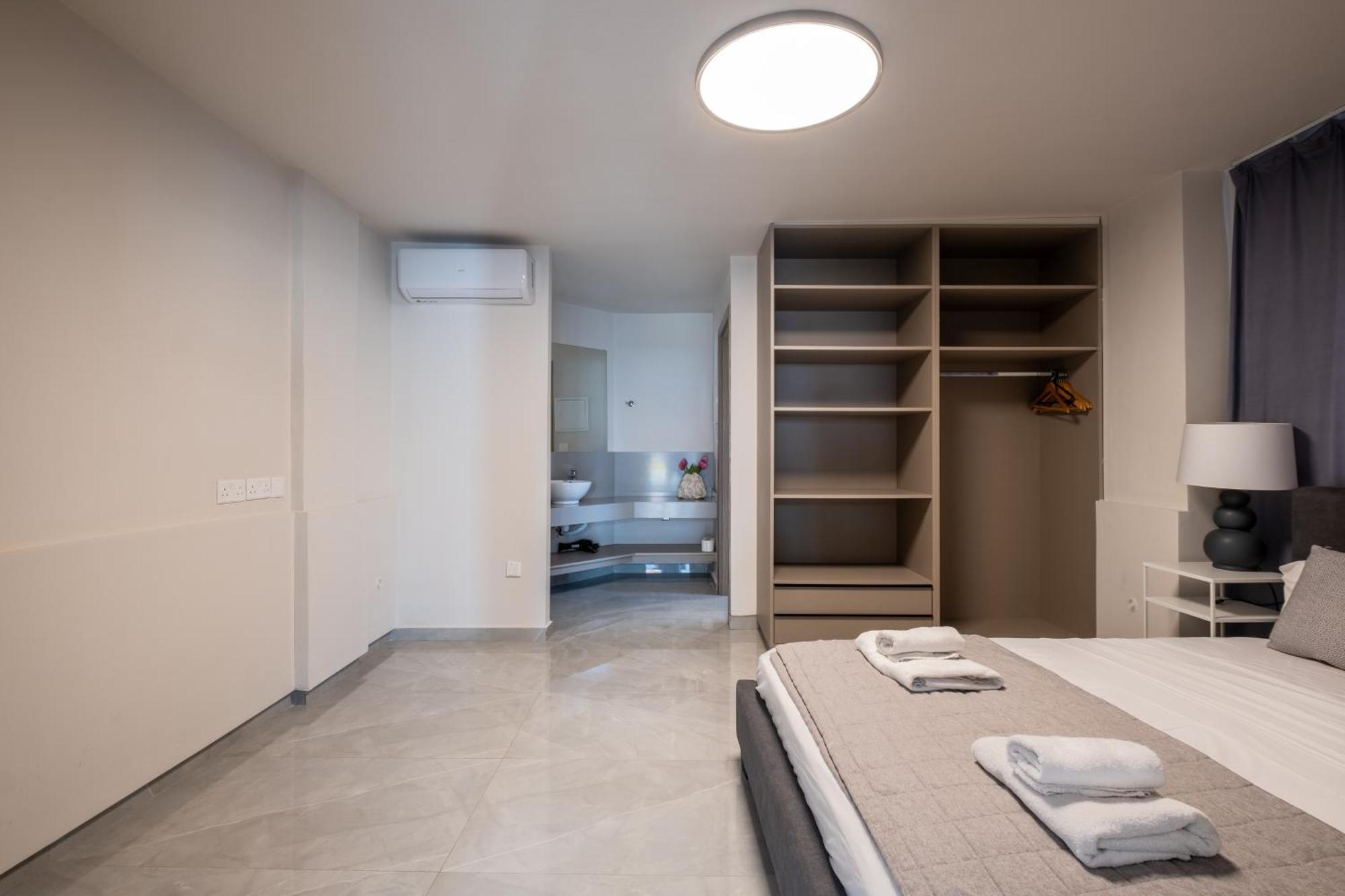 Georgiana Suites Larnaca Rum bild