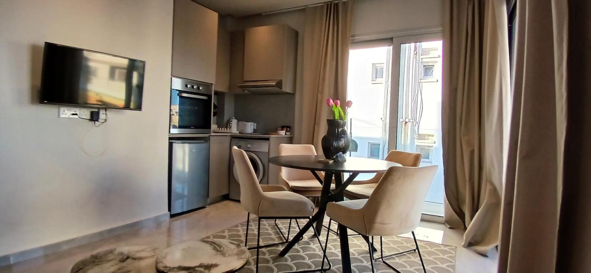 Georgiana Suites Larnaca Rum bild